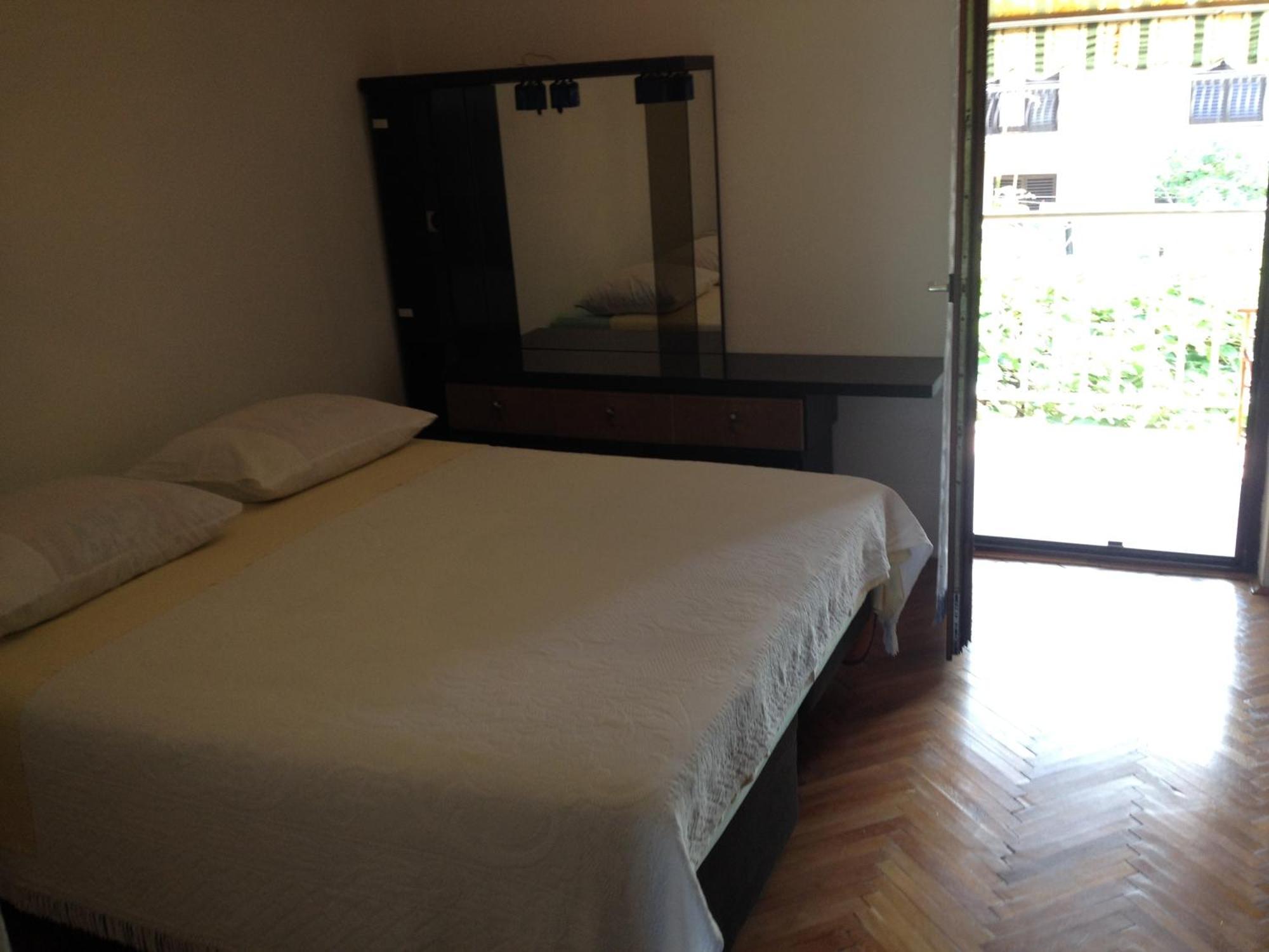 Apartment Cherry 로비니 외부 사진