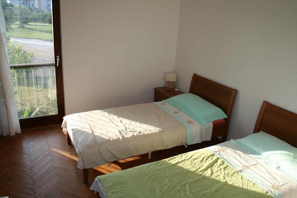 Apartment Cherry 로비니 외부 사진